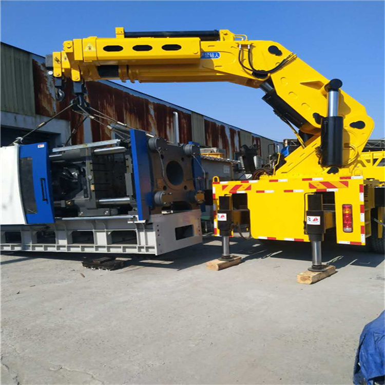 卧龙 大吨位折臂吊出租费用解析：一小时租赁多少钱