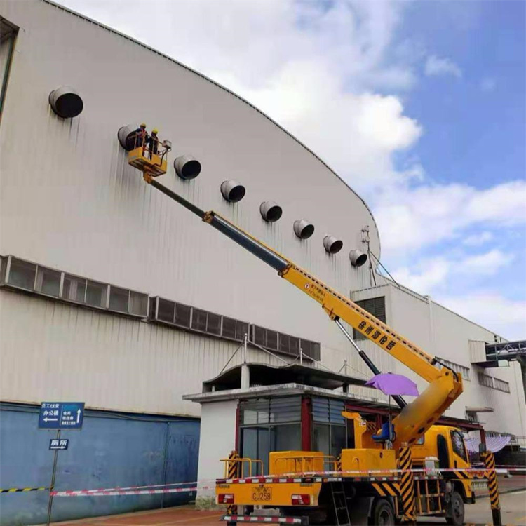 卧龙高空作业车出租服务：专业广告牌安装解决方案