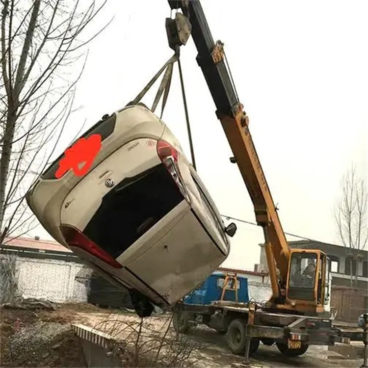 卧龙随时待命，吊车24小时道路救援服务全解析